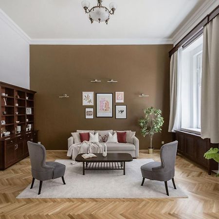 Luxe, Historic Home Near Downtown Landmarks 19Th Century Budapest Eksteriør billede