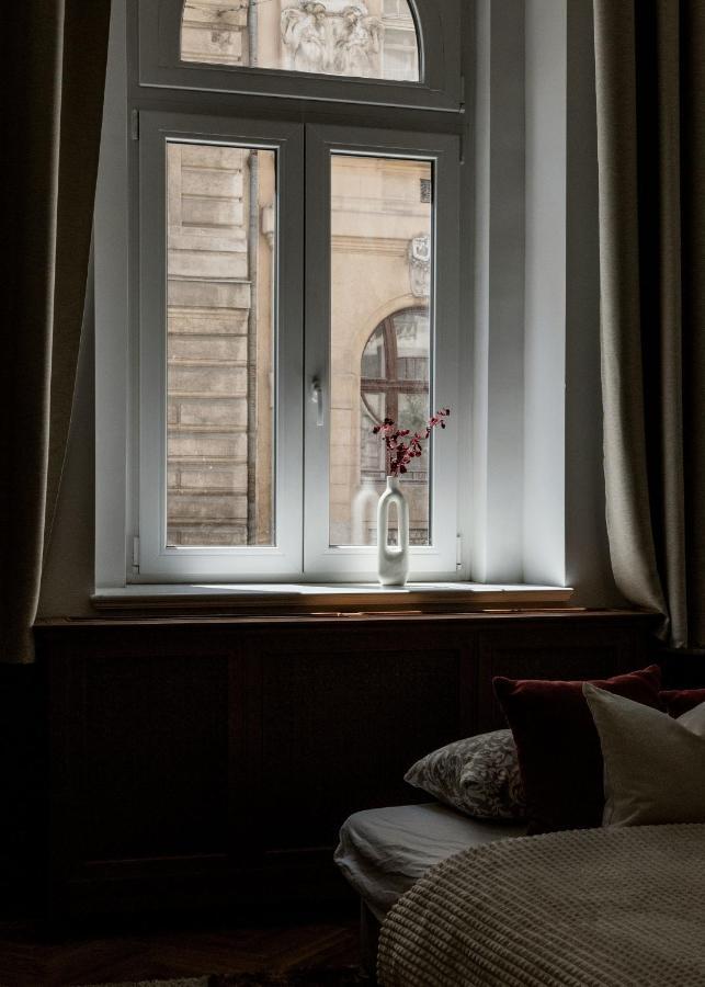 Luxe, Historic Home Near Downtown Landmarks 19Th Century Budapest Eksteriør billede